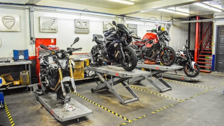 Hivernage moto : comment préparer et où stocker sa moto l’hiver
