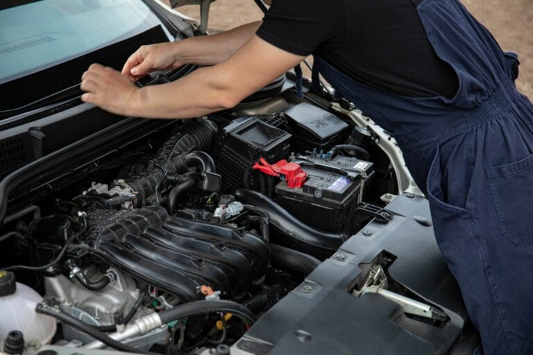 Où travailler sur sa voiture quand on n’a pas de garage (France & Belgique)